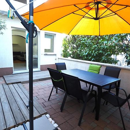 Apartment With Garden In Barbariga Εξωτερικό φωτογραφία