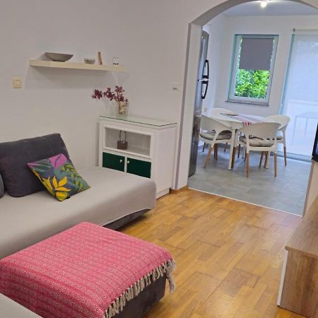 Apartment With Garden In Barbariga Εξωτερικό φωτογραφία